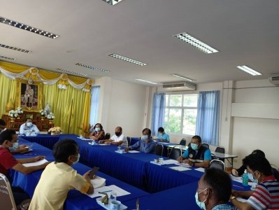 ประชุมคณะกรรมการช่วยเหลือปรชาชนในตำบลที่ได้รับผลกระทบจากเหตุวาตภัย        วันนี้ นายณรงค์ พลล้ำ นายก อบต.มะค่า เป็นประธานการประชุมคณะกรรมการช่วยเหลือประชาชนในตำลมะค่าที่ได้รับผลกระทบจากเหตุวาตภัย โดยม