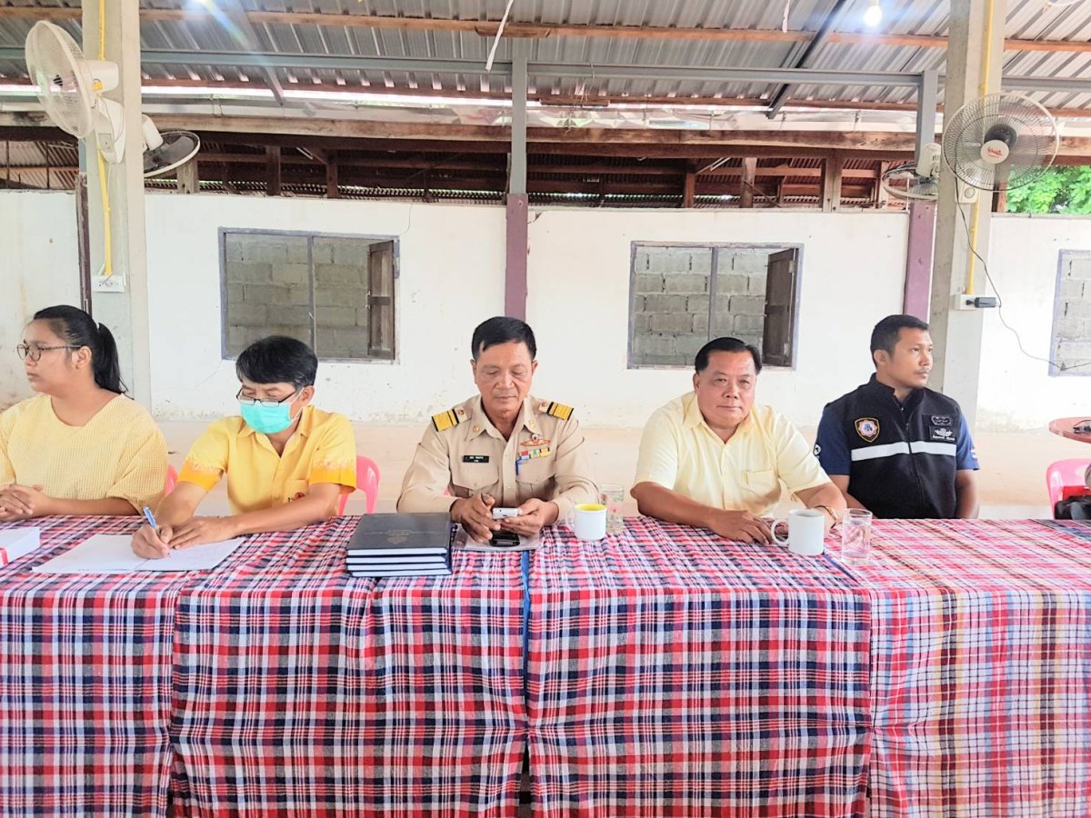 การประชุมศัญจร  ผุ้นำชุมชน กำนัน ผู้ใหญ่บ้าน ครั้งที่ 6 โดยมี นายณรงค์  พลล้ำ นายก อบต. เป็นประธานชี้แจ้งการปฏิบัติงานของ จนท.ทุกฝ่าย และการดำเนินการมี่เป็นประโยชน์ ต่อประชาชนในตำบล และ นายชัยพร  จินด