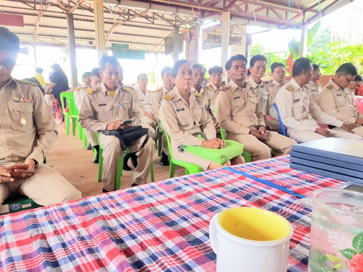 การประชุมศัญจร  ผุ้นำชุมชน กำนัน ผู้ใหญ่บ้าน ครั้งที่ 6 โดยมี นายณรงค์  พลล้ำ นายก อบต. เป็นประธานชี้แจ้งการปฏิบัติงานของ จนท.ทุกฝ่าย และการดำเนินการมี่เป็นประโยชน์ ต่อประชาชนในตำบล และ นายชัยพร  จินด