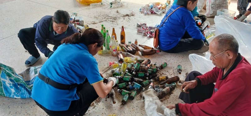 ธนาคารขยะ บ้านมะเกลือ ม. ต.มะค่า อ.โนนไทย จ.นครราชสีมา
เปิดรับสมัครสมาชิกและรับฝากขยะ ทุกวันที่ 10 ของเดือน
